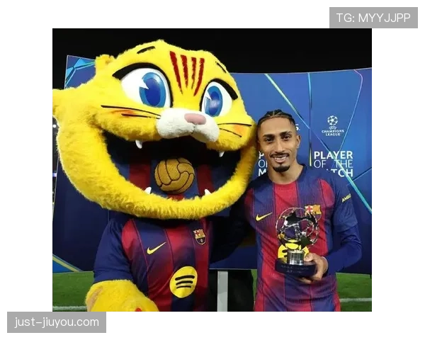 拉菲尼亚这日常生活居然比绿卡还难办？球场外霸道侧漏起飞了！