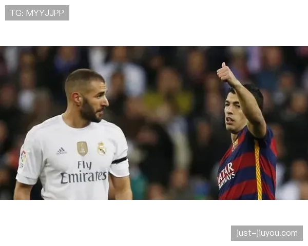 恩佐衣柜全是名牌球鞋，赛场上拼命跑完下场立刻滑手机真的这样？