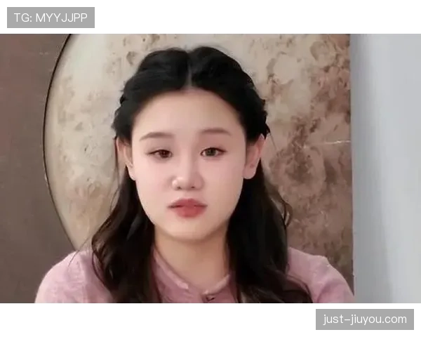 张家齐训练完顺手买个包，我工资还没她零头多